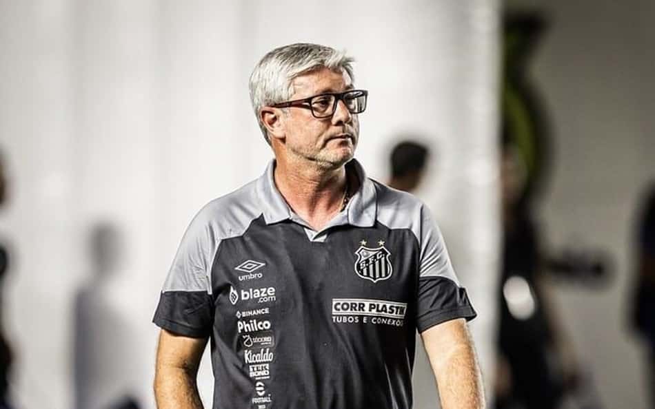Odair Hellmann fala dos protestos da torcida após empate do Santos e dispara: 'Resultado é o mais importante, mas a performance temos'