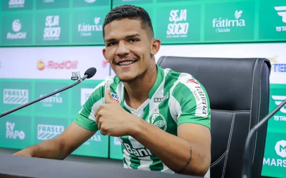 Jogador banido do futebol pelo STJD se vende como garoto-propaganda nas redes sociais
