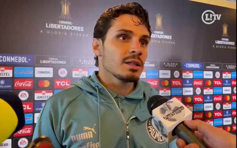 Veiga revela conversa no intervalo e destaca 'atmosfera' da torcida do Palmeiras para virada na Libertadores