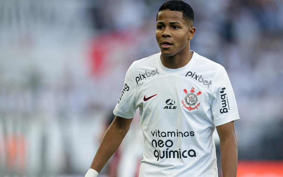 Xodó de Vítor Pereira e Luxemburgo revela idolatria por dupla do PSG e almeja títulos no Corinthians