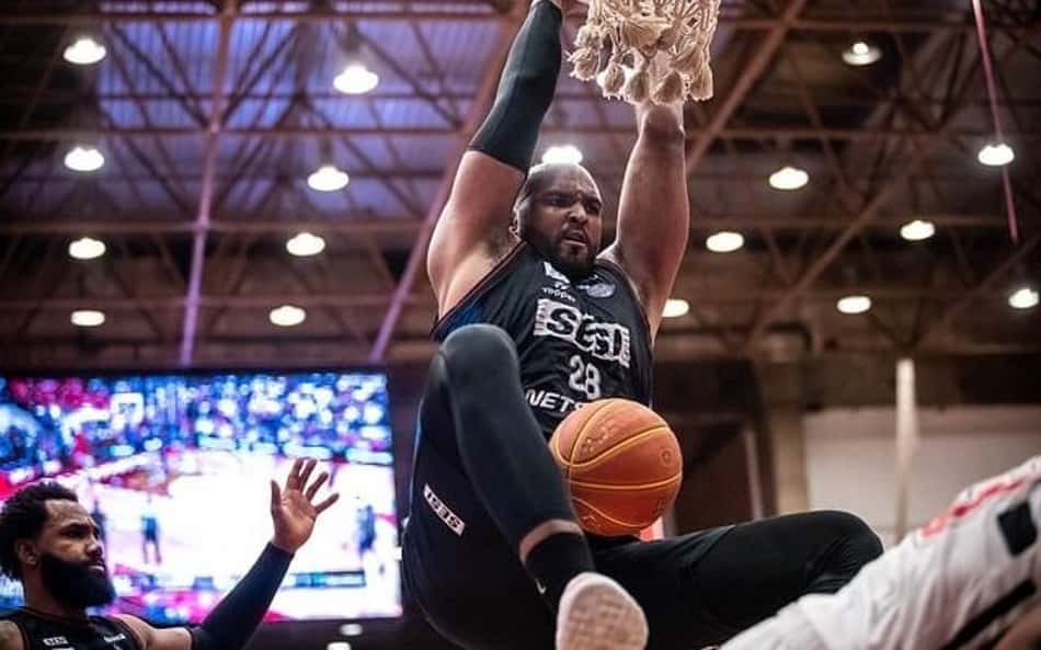 Franca vence de virada e abre vantagem sobre o São Paulo na série final do NBB