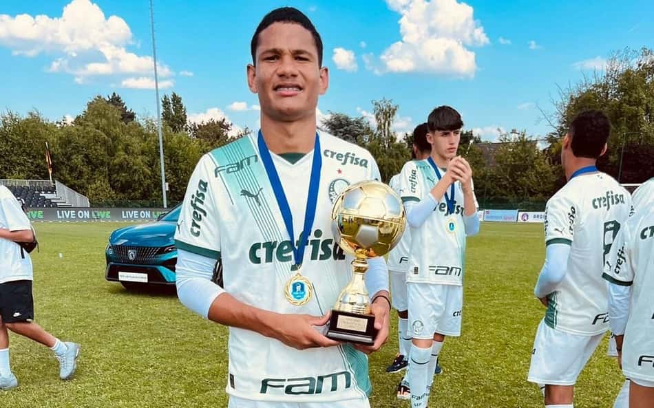Promessa do Palmeiras, Lucas Gabriel comemora artilharia na Kevin de Bruyne Cup