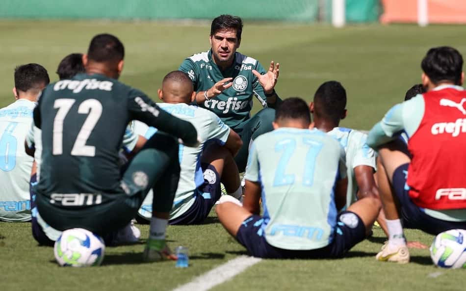 Após dois meses da chegada de Artur, Palmeiras segue sem conseguir escalar o 'time ideal' de Abel Ferreira