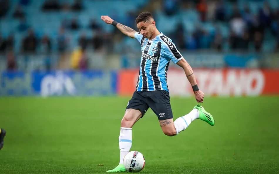 Empresário de Diogo Barbosa confirma contratação do jogador pelo Fluminense