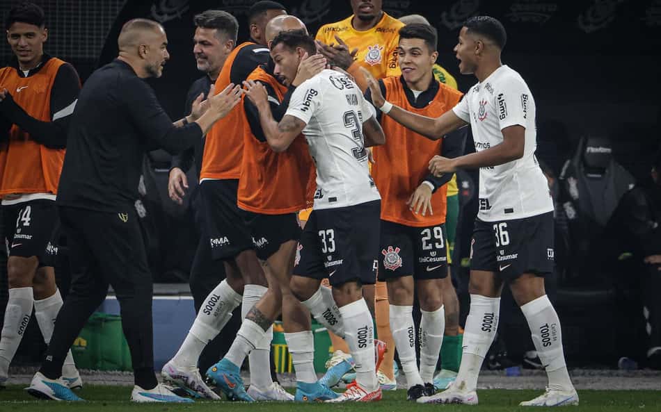 Secador funciona, e Corinthians passará pelas datas Fifa fora da zona do rebaixamento no Brasileirão