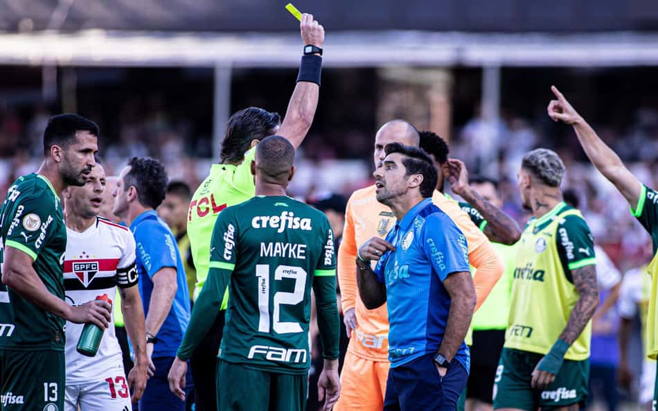 Abel explica sua 'dupla personalidade' após discussão com Calleri em vitória do Palmeiras: 'Sou tudo aquilo que vocês viram'