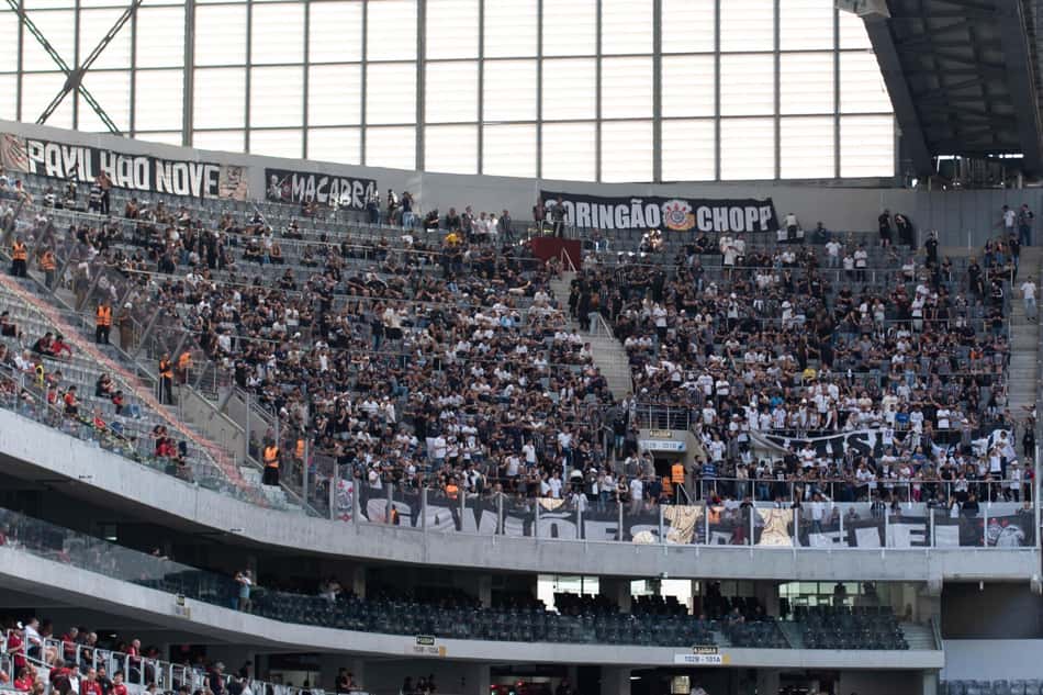 Partida entre Athletico Paranaense e Corinthians