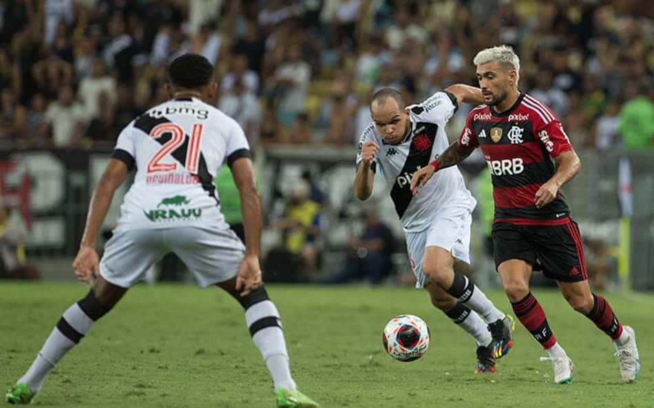 Flamengo leva vantagem em confronto direto contra o Vasco; veja raio-x do clássico