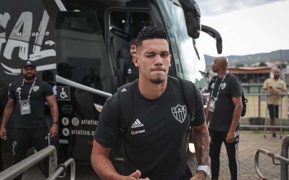 Cria do Vasco, Paulinho revela 'lembrança triste' com vice do Fluminense na Libertadores: 'Não sei se poderia falar isso'