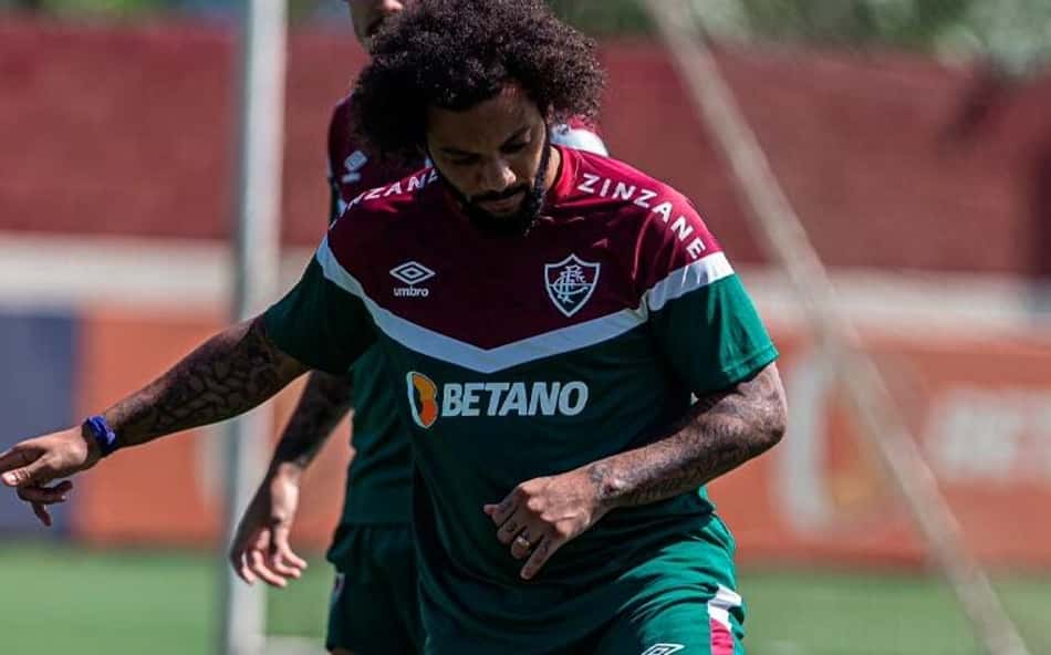 Torcida do Fluminense lamenta ausência de Marcelo em clássico: 'Erro crasso de planejamento'