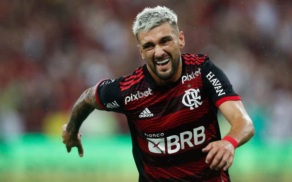Arrascaeta revela conversa para convencer De La Cruz a fechar com Flamengo