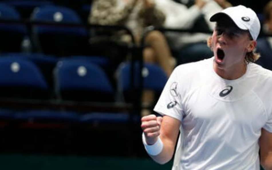 Ruusuvuori bate Sinner e vai à semi na Holanda. Minaur e Mannnarino fora