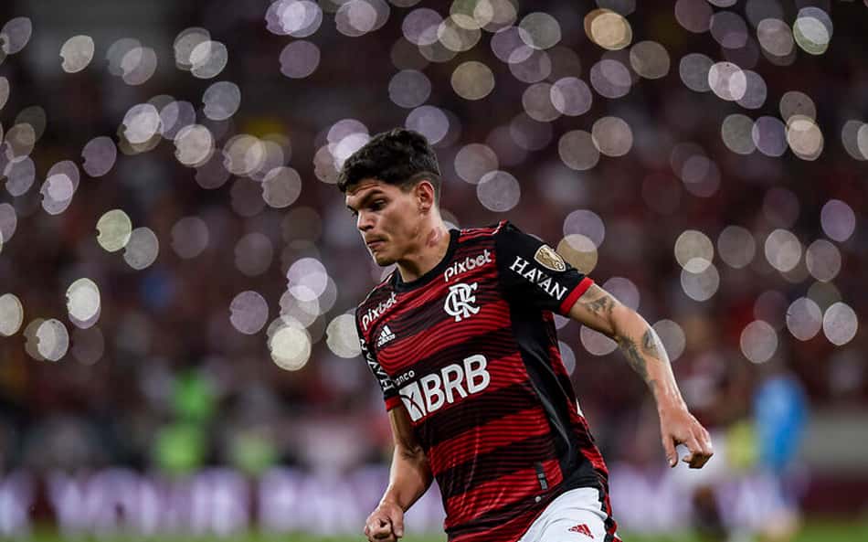 Protagonismo no Flamengo leva Ayrton Lucas à Seleção Brasileira; veja desempenho do lateral na temporada