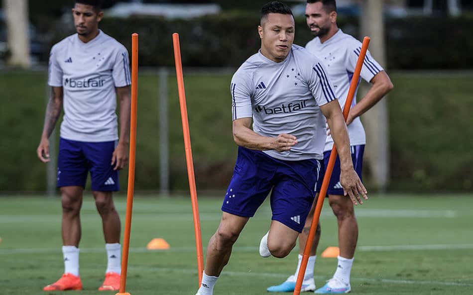 Marlon, lateral do Cruzeiro, está na mira do Krasnodar, diz imprensa russa