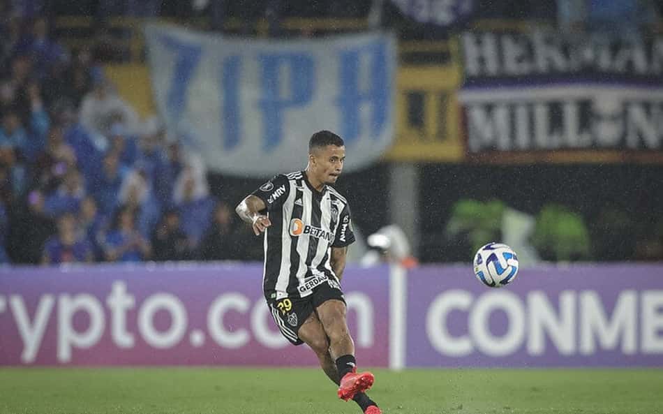 Flamengo tem 'carta na manga' para tentar concluir negociação por Allan