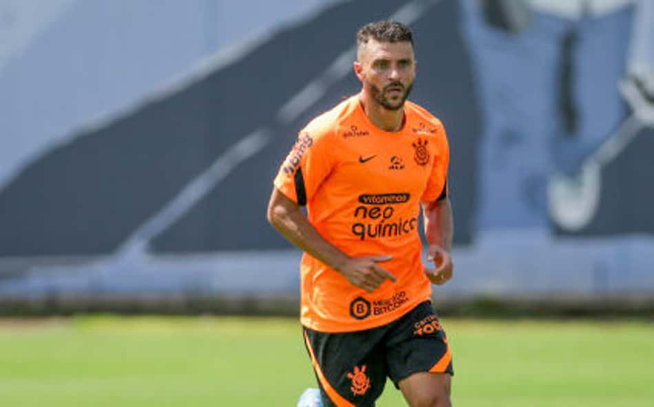 Júnior Moraes rebate críticas de Alessandro e diz que Corinthians recusou tentativa de acordo por rescisão