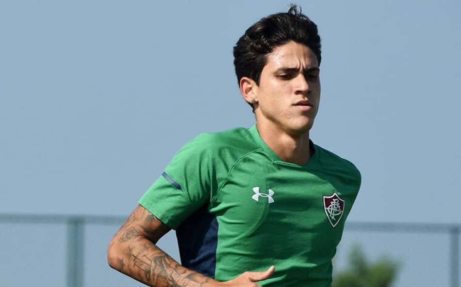 Justiça define que Fluminense terá de pagar R$ 27 mil a Pedro, do Flamengo