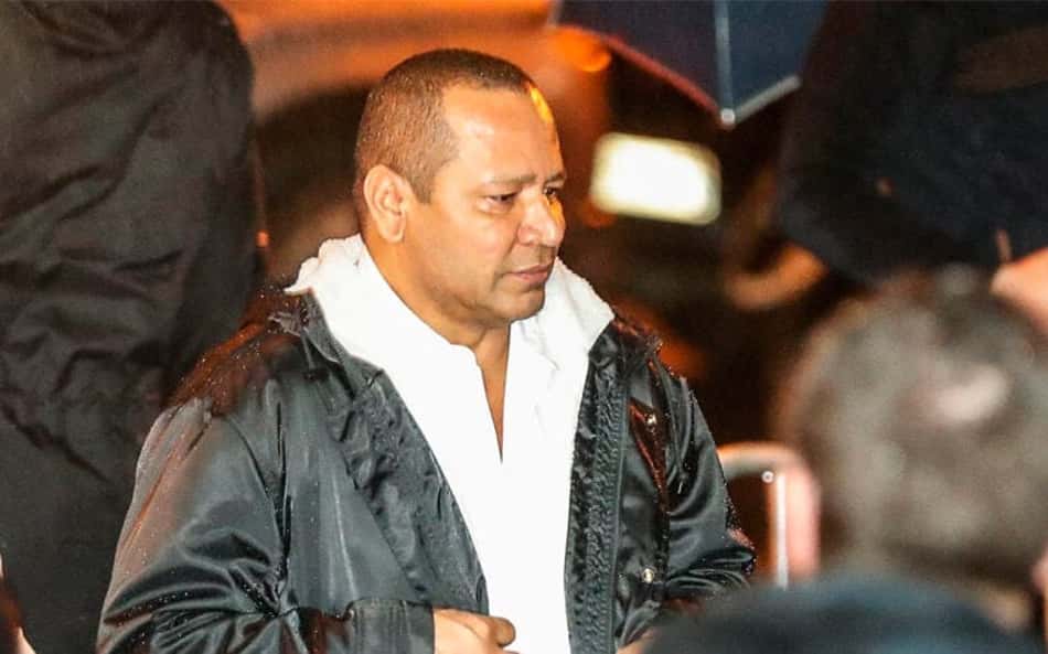 Pai de Neymar recebe voz de prisão por desacato: 'Baixa a bola comigo'