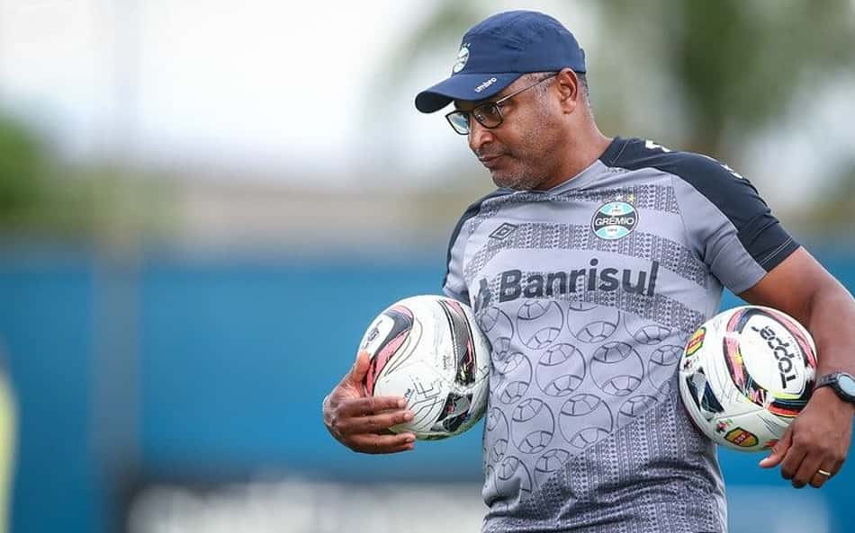 Com Odair na berlinda, Santos já monitorava mercado de técnicos durante as datas Fifa