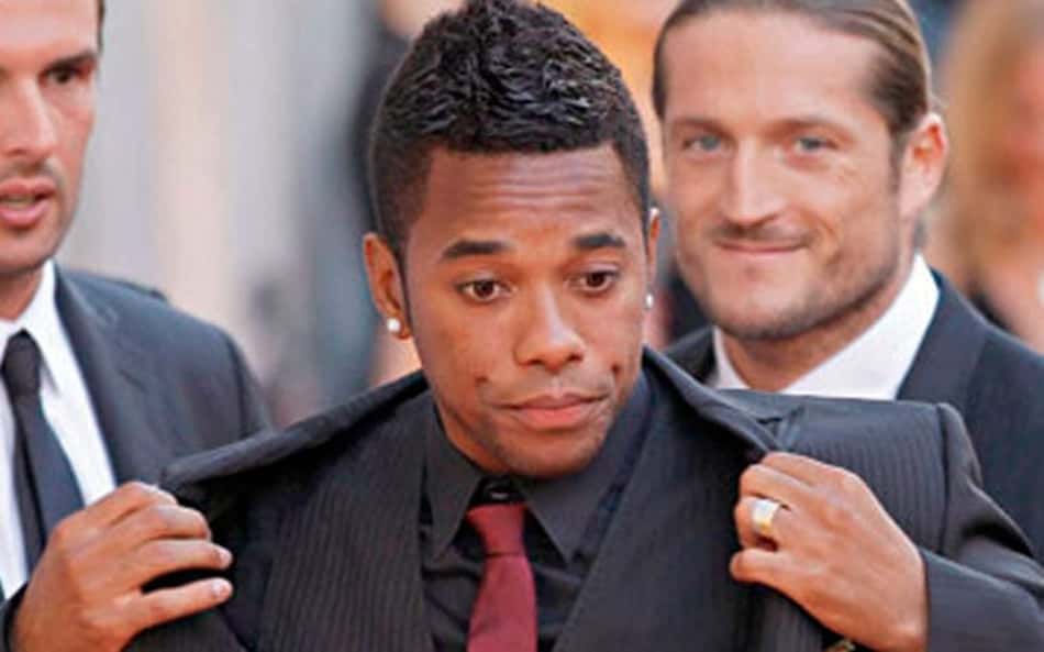 Em novos áudios, amigo de Robinho cita estupro e ex-jogador teme consequências: 'F*** minha imagem'