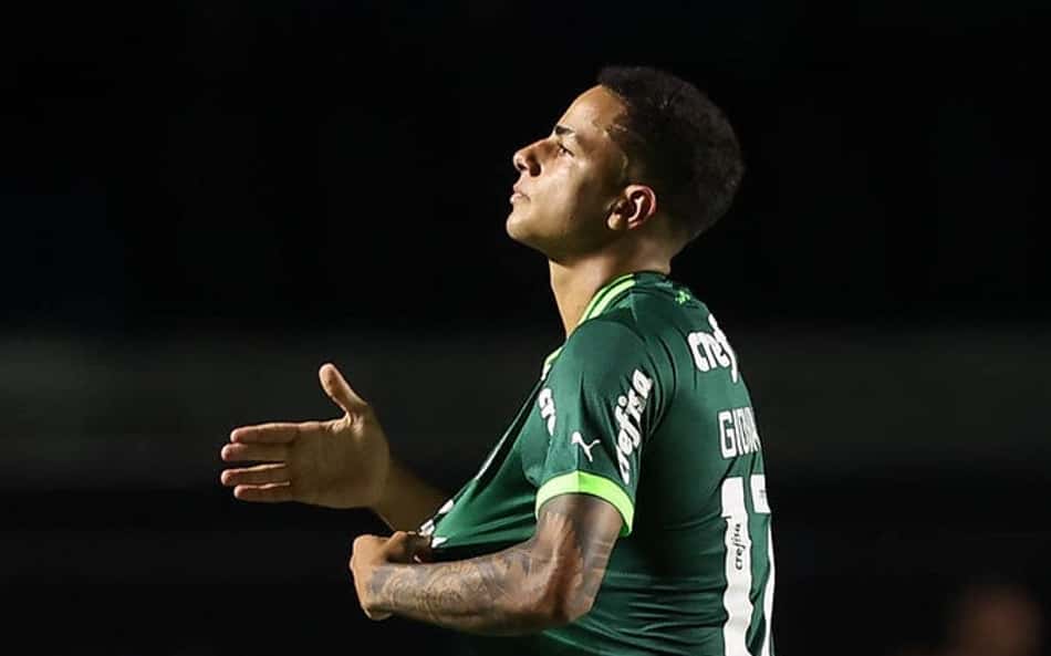 Giovani cumpre mais uma etapa de sua transferência do Palmeiras para o futebol do Qatar