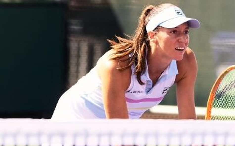 Luisa Stefani vai às quartas no WTA de Eastbourne