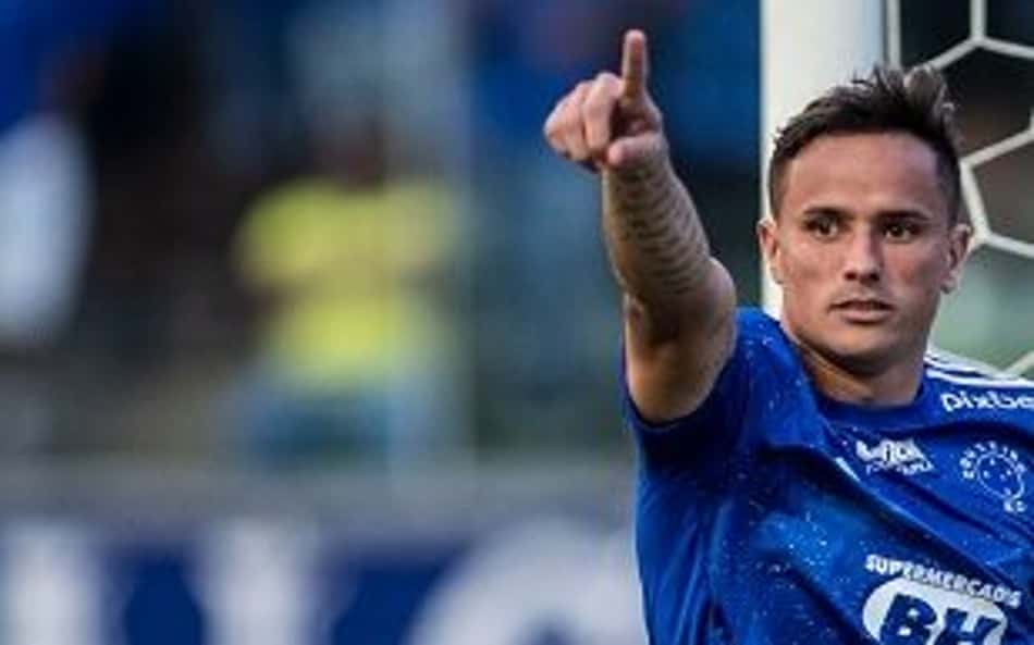 Atacante Edu não deve ser reintegrado ao elenco do Cruzeiro