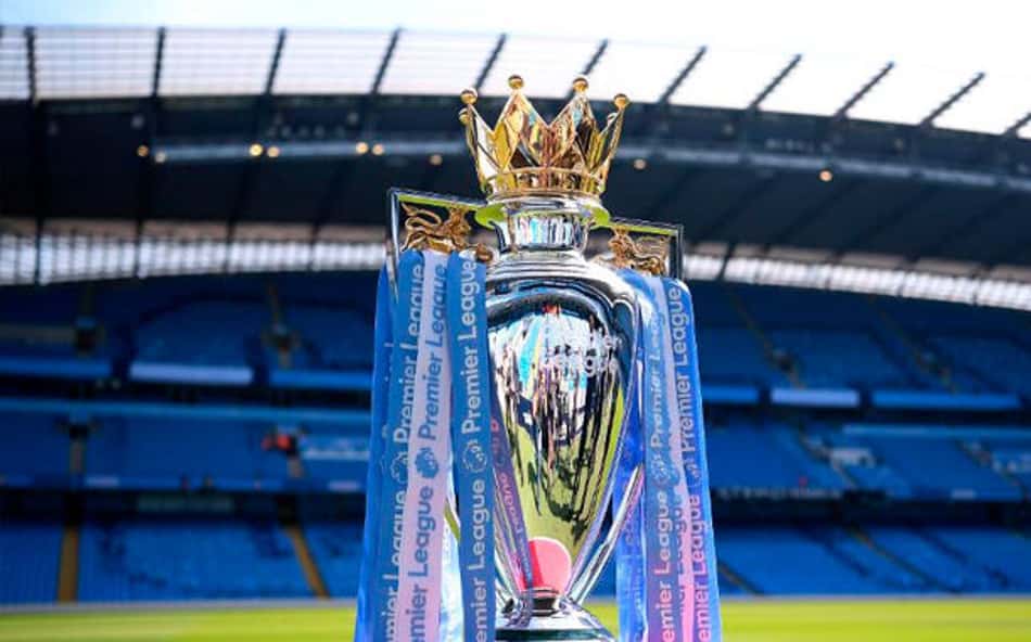Astro da Premier League fica 2 anos 'mais novo' após mudança de lei em seu país