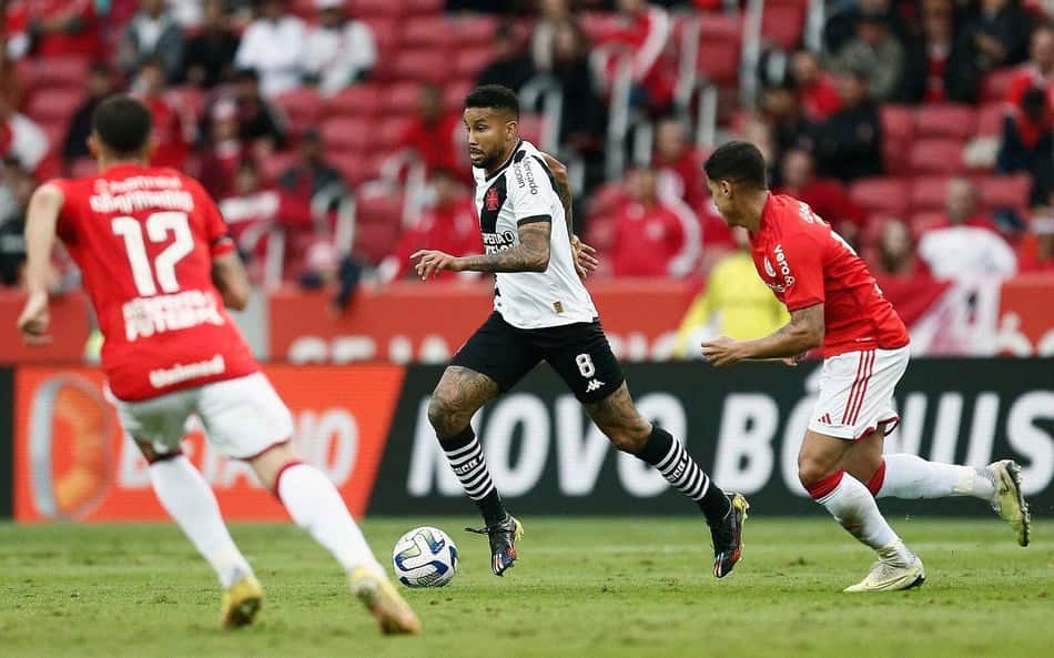 Vasco já conta com dois desfalques para jogo contra o Goiás na próxima rodada do Brasileirão