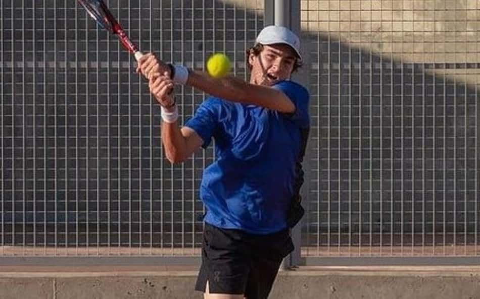 João Fonseca vira contra top 5 e vai às quartas no juvenil de Roland Garros