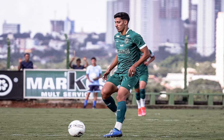 Luís Miguel destaca fase positiva como 'zagueiro-artilheiro' pela equipe sub-20 do Goiás