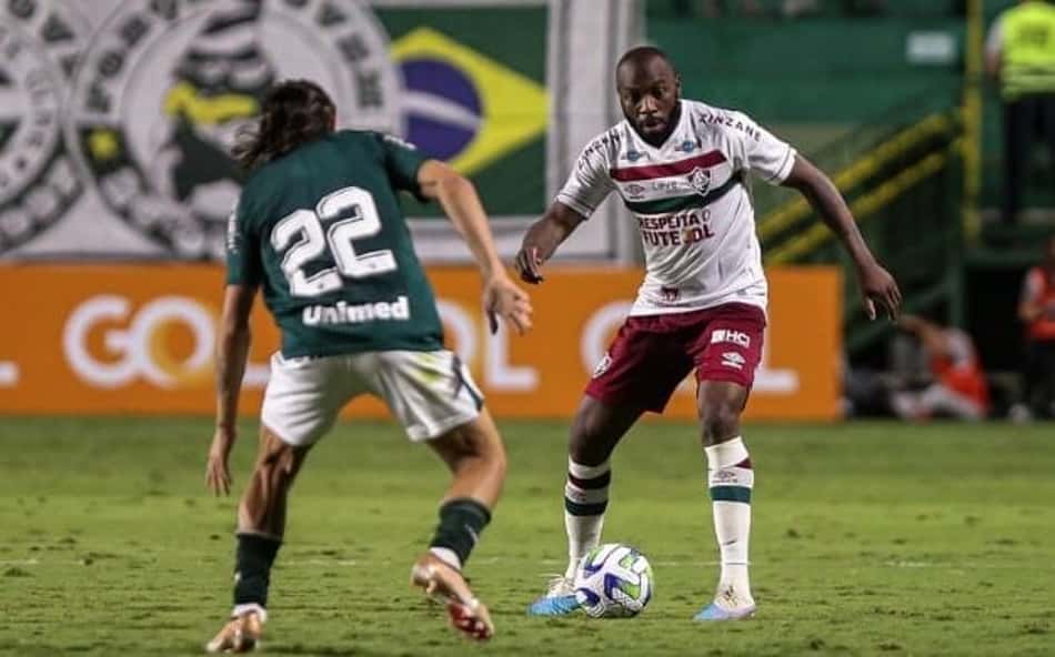 Conmebol suspende provisoriamente Manoel, zagueiro do Fluminense, por doping