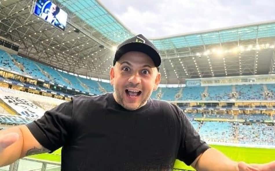 Marco Marconi se destaca na web com reacts em estádios de futebol