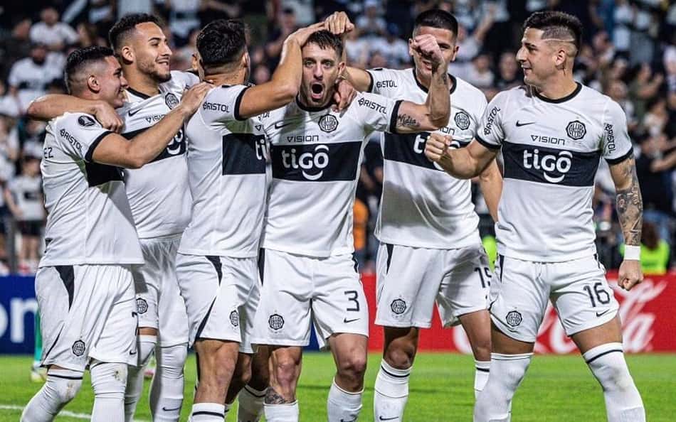 Pênalti convertido entra para a história da Libertadores; entenda