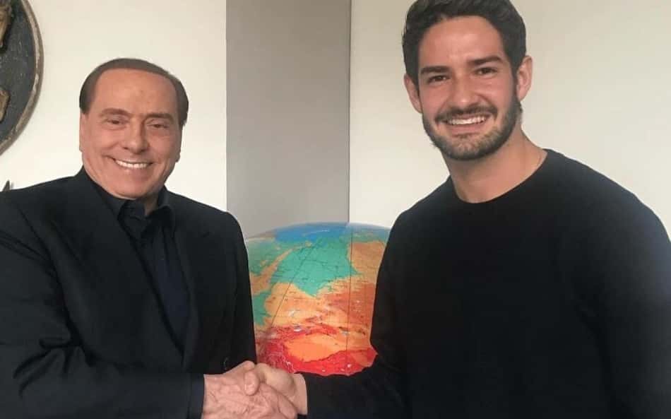 Alexandre Pato posta homenagem para o ex-sogro Silvio Berlusconi