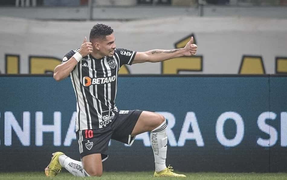 Paulinho lamenta redução de ritmo do Atlético-MG em empate: 'Chamamos a equipe deles'