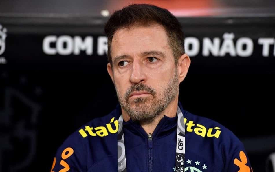 Ramon agradece confiança da CBF, mas desconversa sobre possível chegada de Ancelotti à Seleção: 'Foco é nesses dois jogos'