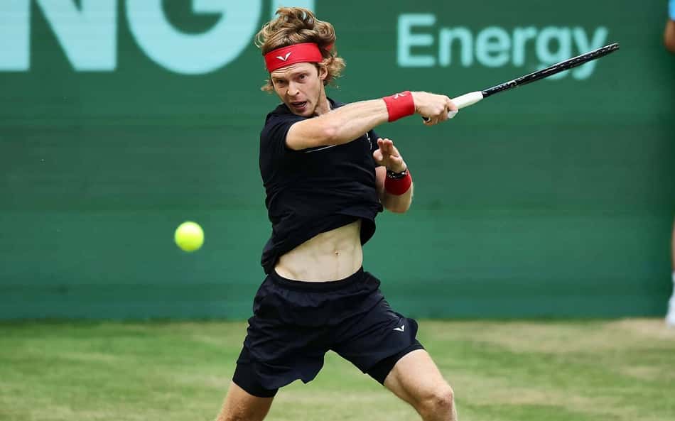 Rublev bate Bautista e encara Bublik na final em Halle