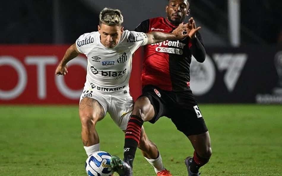 Santos está praticamente fora da Sul-Americana e torcedores lamentam mais uma derrota: 'Dói na alma ver esse time jogar'