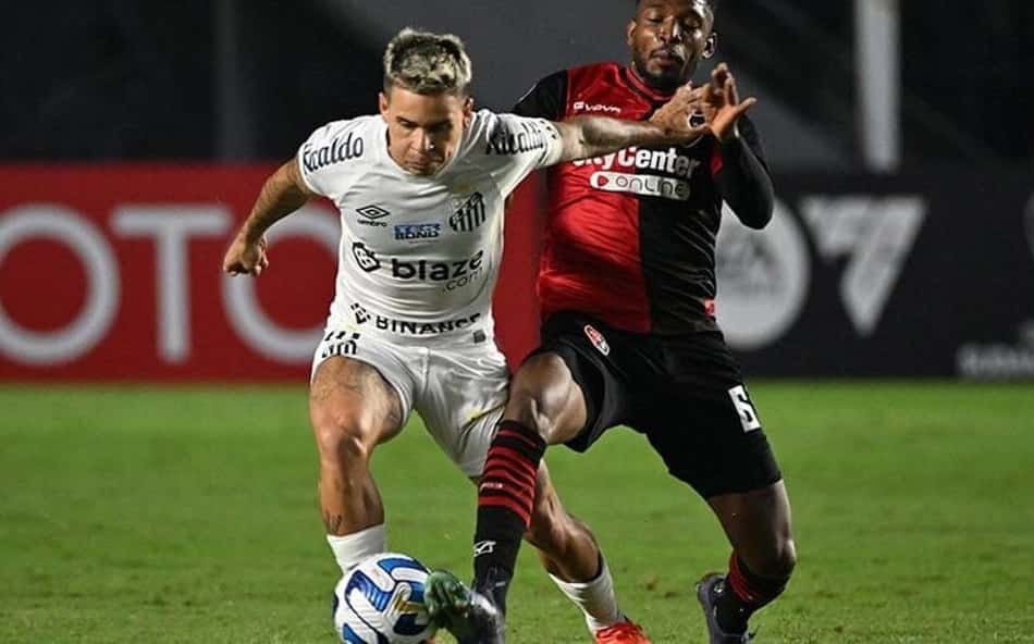 Santos pressiona no fim, mas perde para o Newell's e está praticamente fora da Sul-Americana
