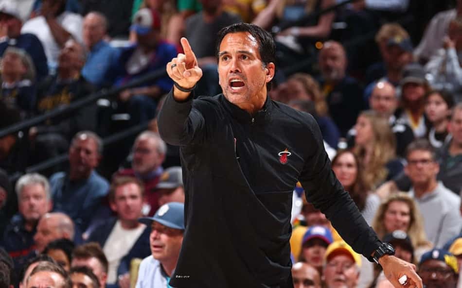 Erik Spoelstra não aguenta saída de Jimmy Butler e 'encerra fase' no Miami Heat