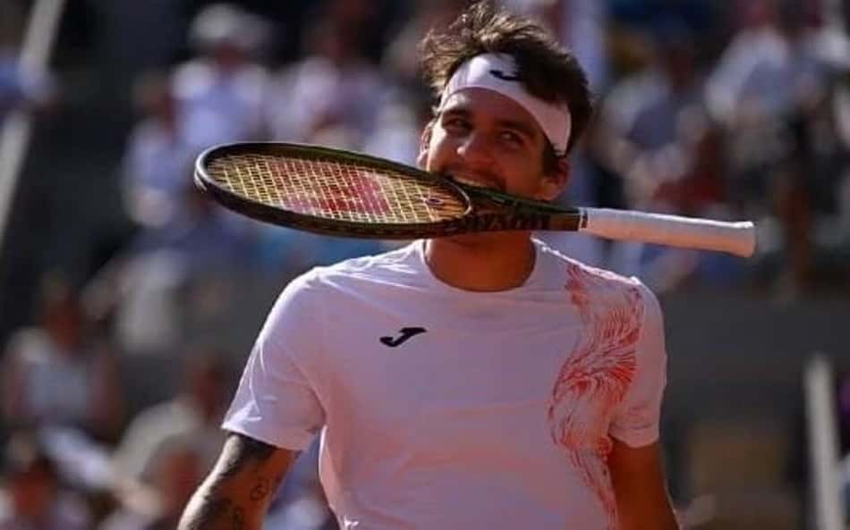 Thiago Wild vacila, cansa e leva virada contra Nishioka em Roland Garros