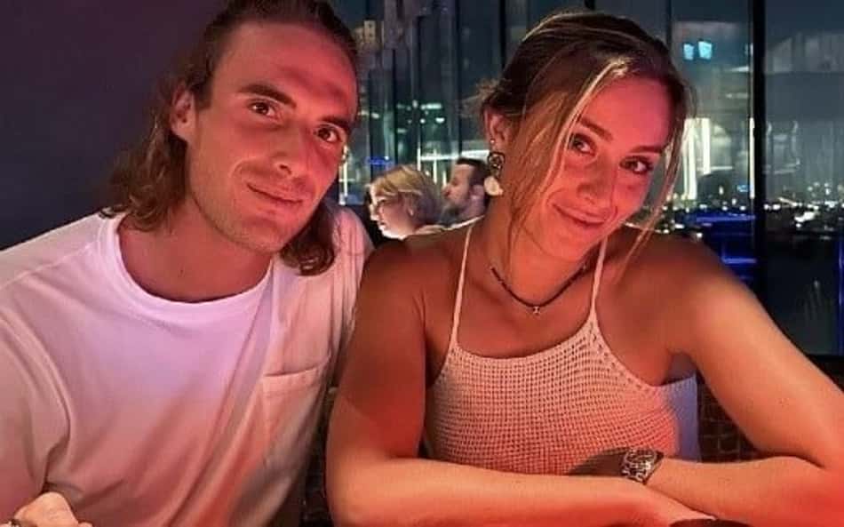 Tsitsipas abre o coração sobre romance com Badosa: 'Alma gêmea'