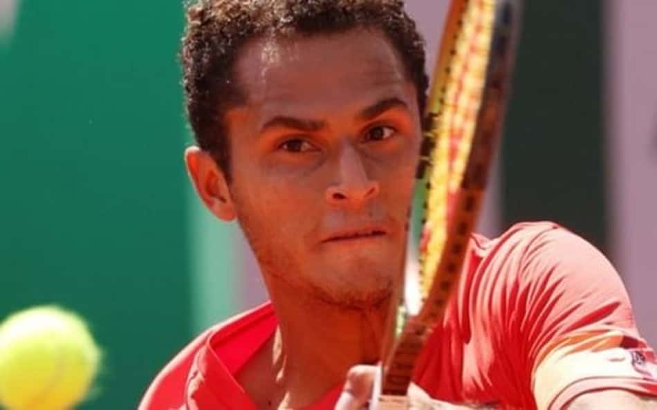 Varillas surpreende Hurkacz, faz história em Paris e desafia Djokovic