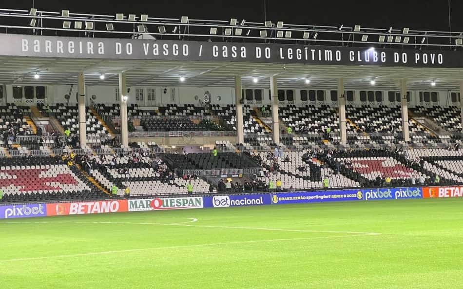 Vasco aciona CBF e cobra R$ 7 milhões ao Santos por venda do lateral-direito Nathan