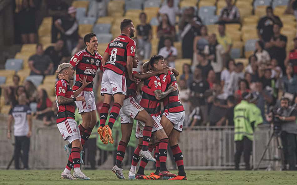 Período de treinos durante Data Fifa movimenta briga por titularidade no Flamengo