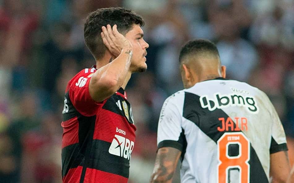 Flamengo atropela o Vasco, entra no G6 e aumenta a crise do rival, penúltimo do Brasileirão