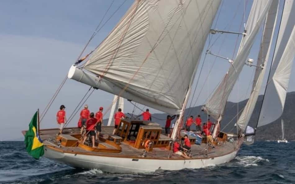 Barco Atrevida completa 100 anos e recebe homenagem da Semana Internacional de Vela de Ilhabela