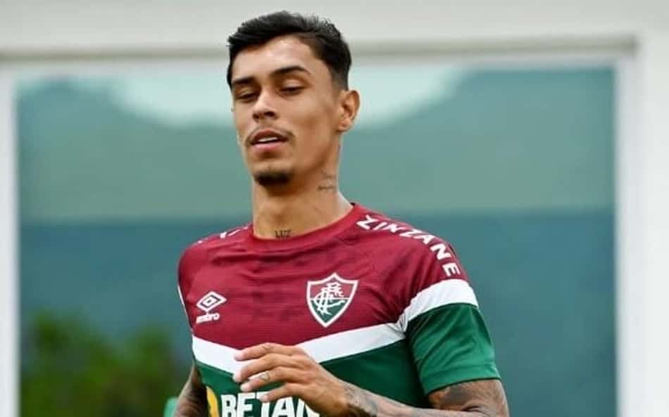 Jogador do Fluminense faz acordo com MP e confessa participação em esquema de apostas