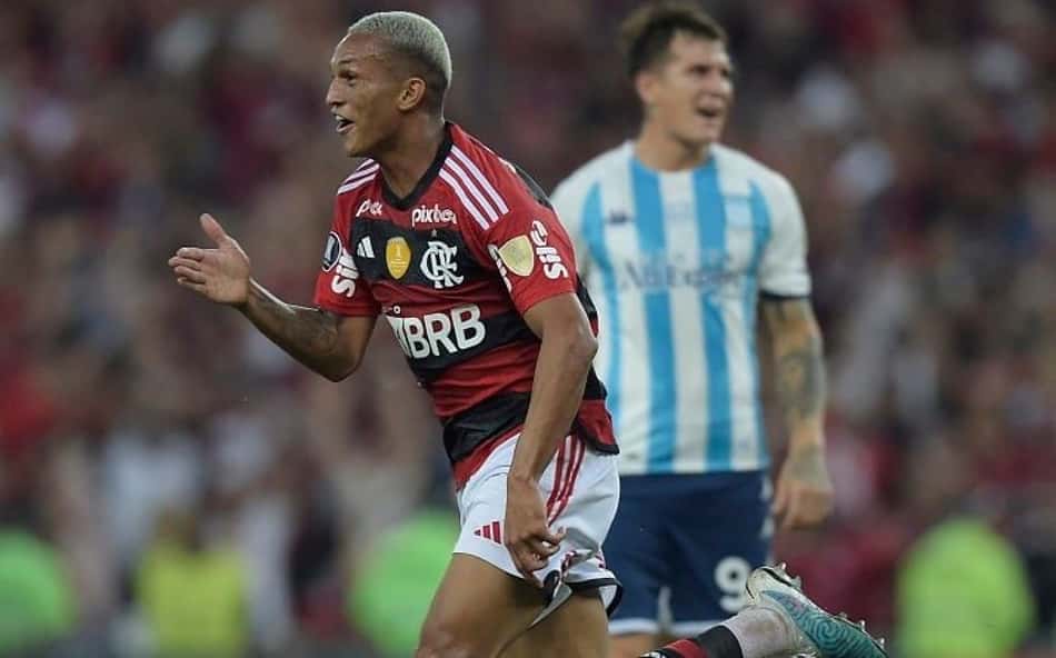 Flamengo: Wesley marca primeiro gol pelos profissionais